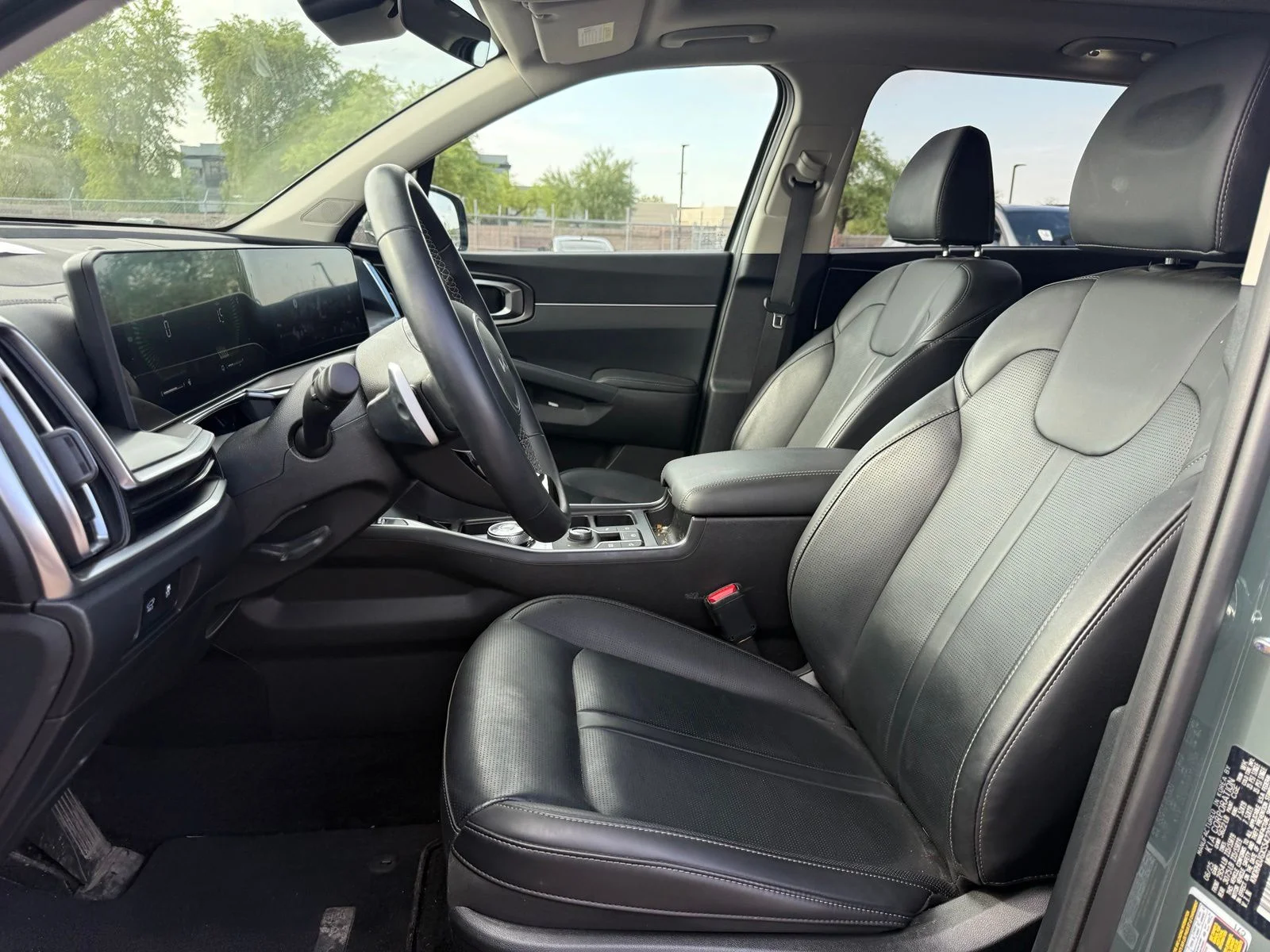 Used 2025 Cityscape Green Kia EX image 11