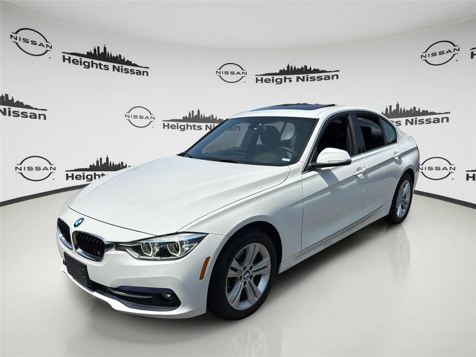 Used 2018 Alpine White BMW 328d image 11