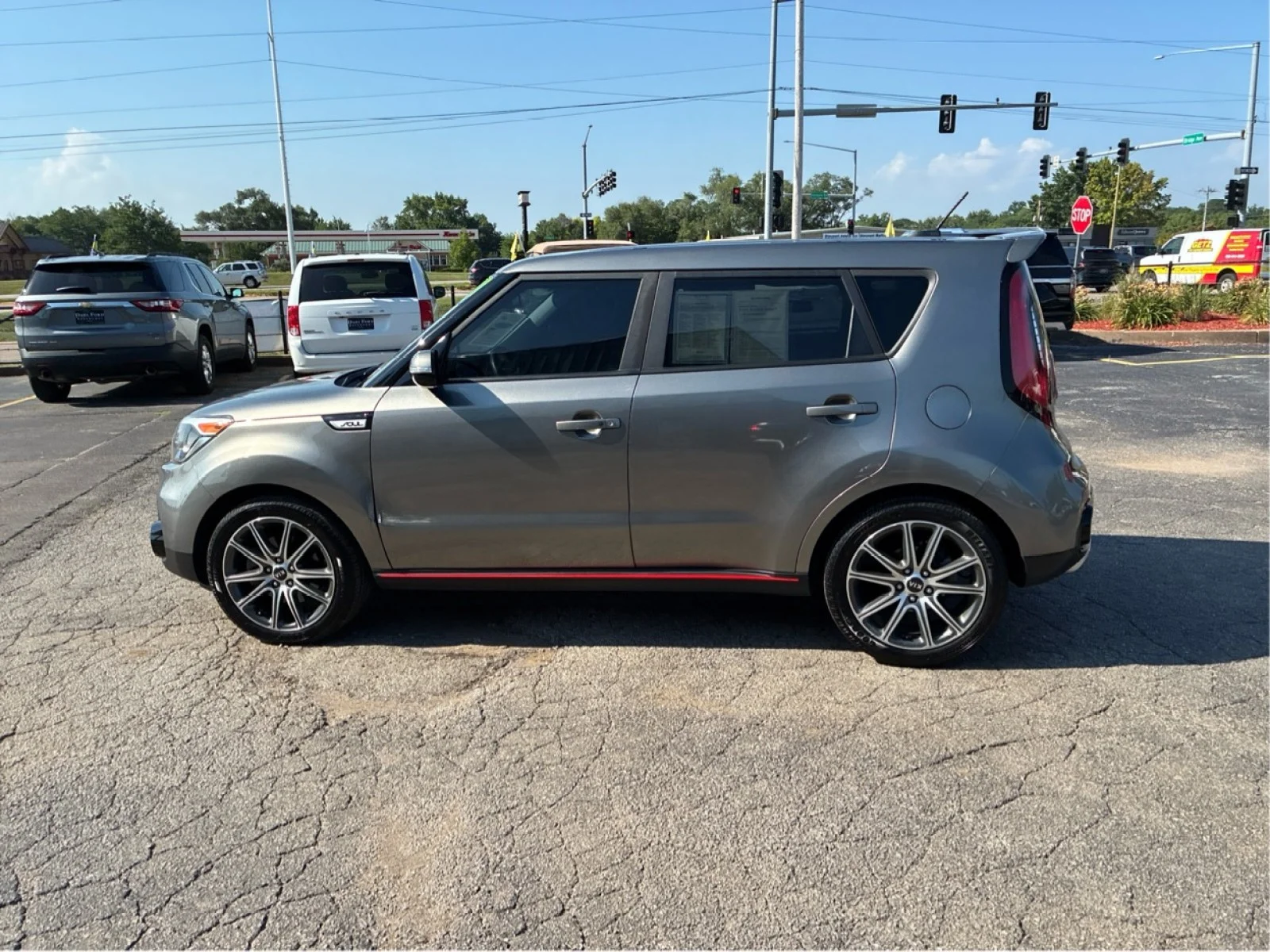Used 2018 Gray Kia ! image 2