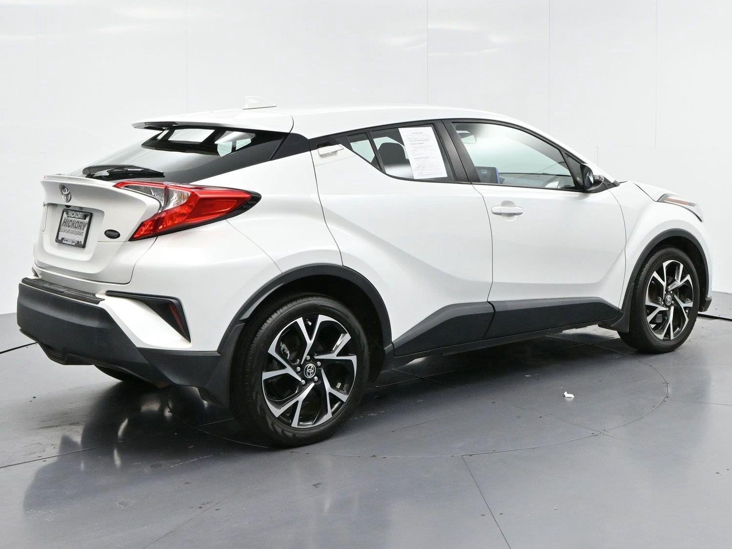 Used 2022 Wind Chill Pearl Toyota XLE image 7