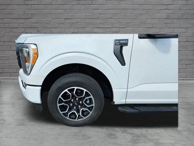 Used 2023 White Ford XL image 27
