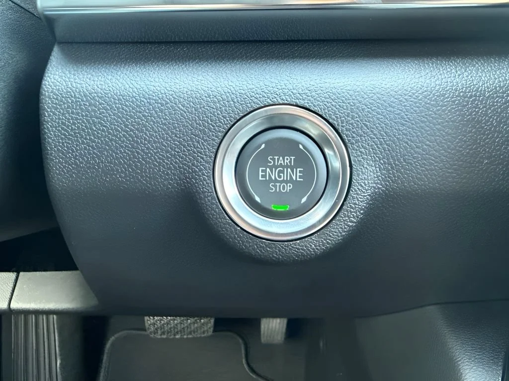 New 2027 Summit White GMC Elevation image 23
