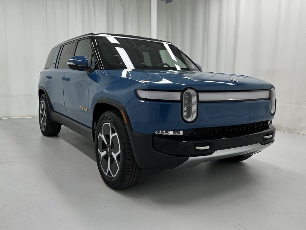 2024 Rivian R1S Adventure photo 2