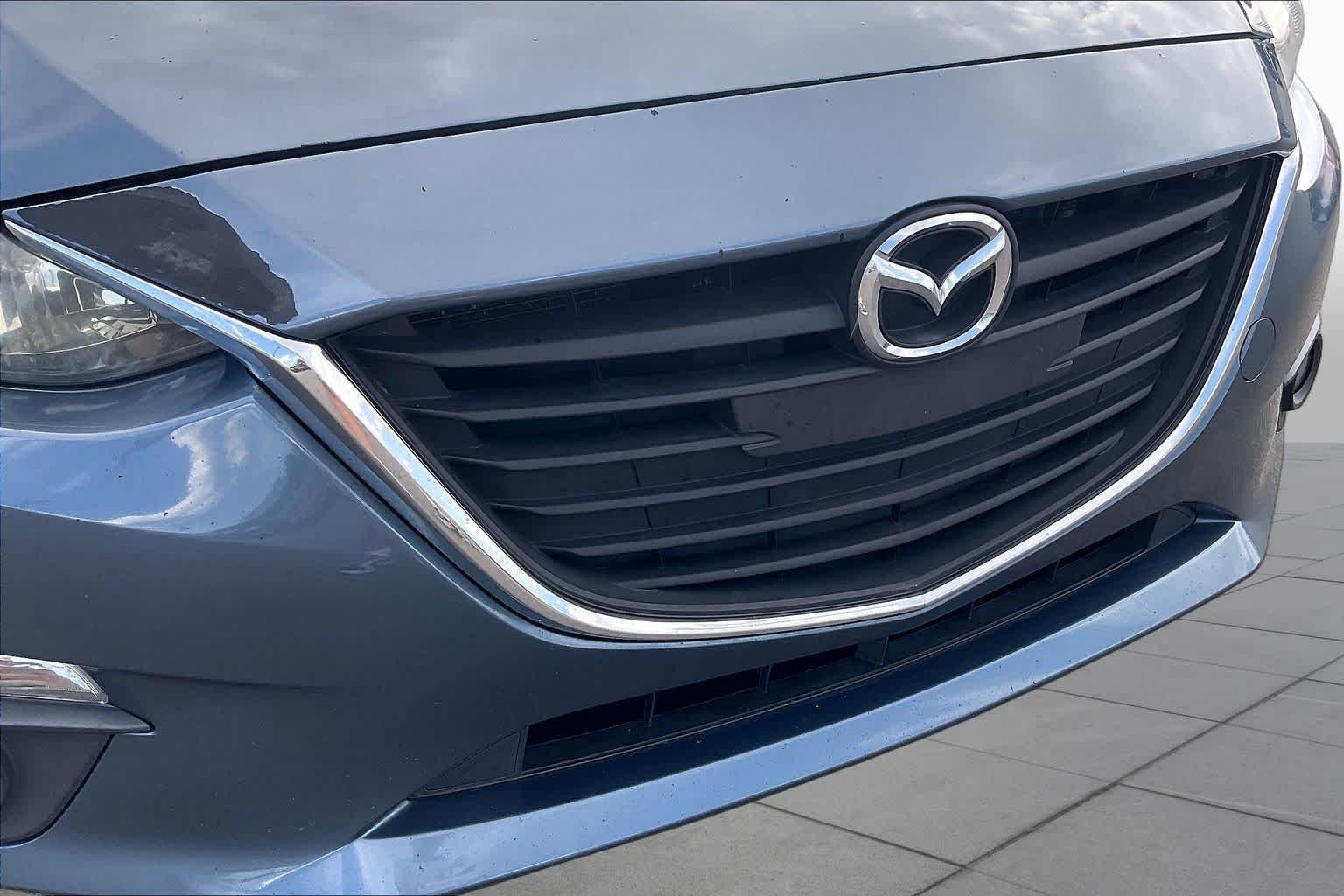 Used 2016 Blue Reflex Mica Mazda i Grand Touring image 28