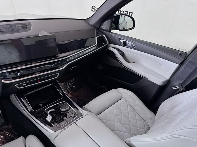 New 2026 Carbon Black Metallic BMW xDrive50e image 25
