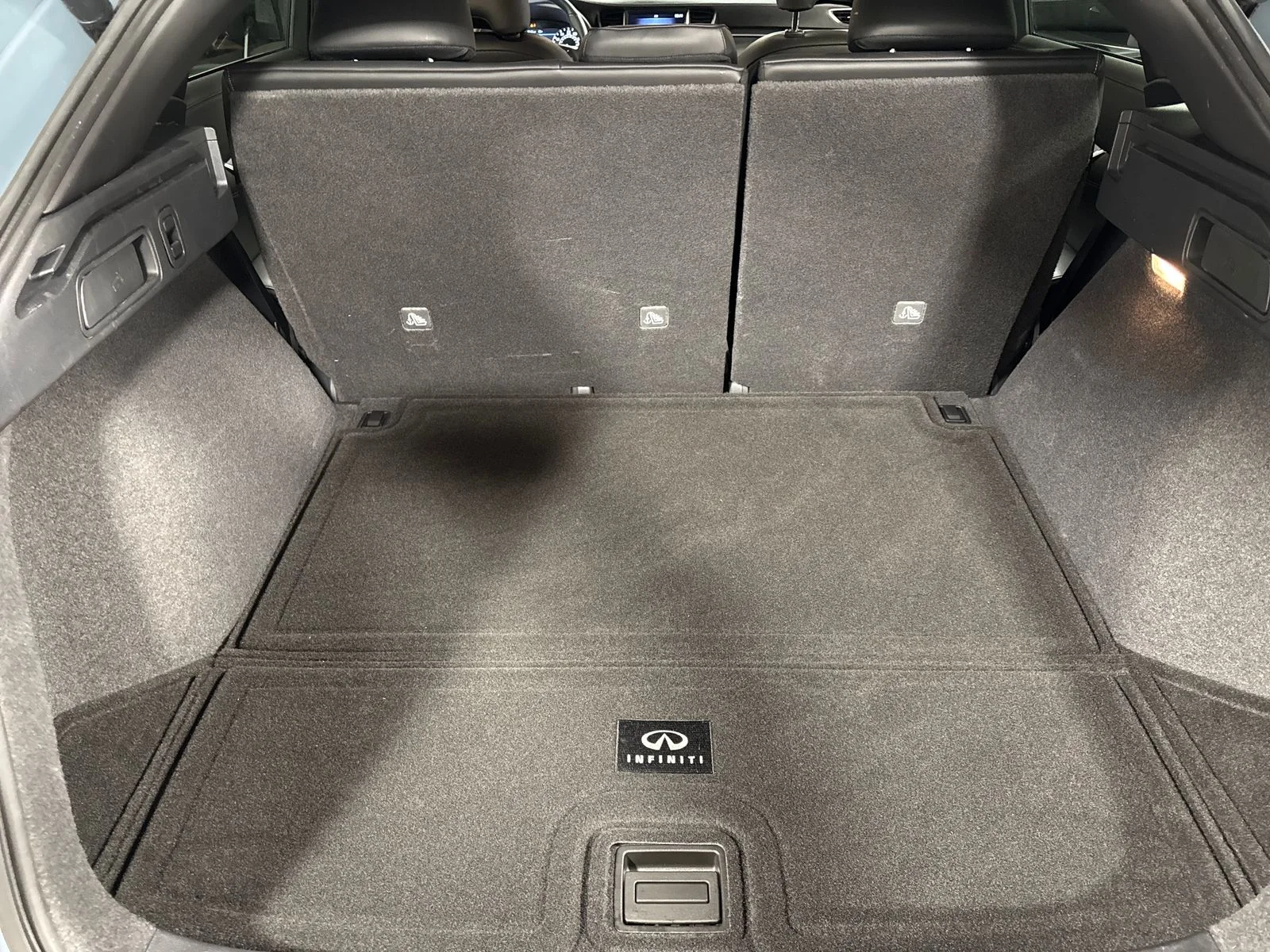 Certified Used 2025 Slate Gray INFINITI LUXE image 28