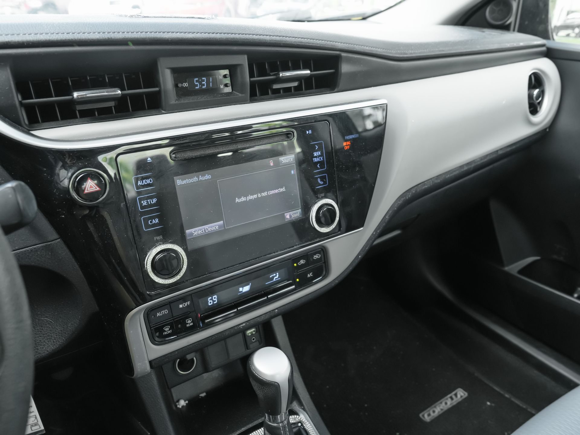 Used 2019 Blue Toyota LE image 19