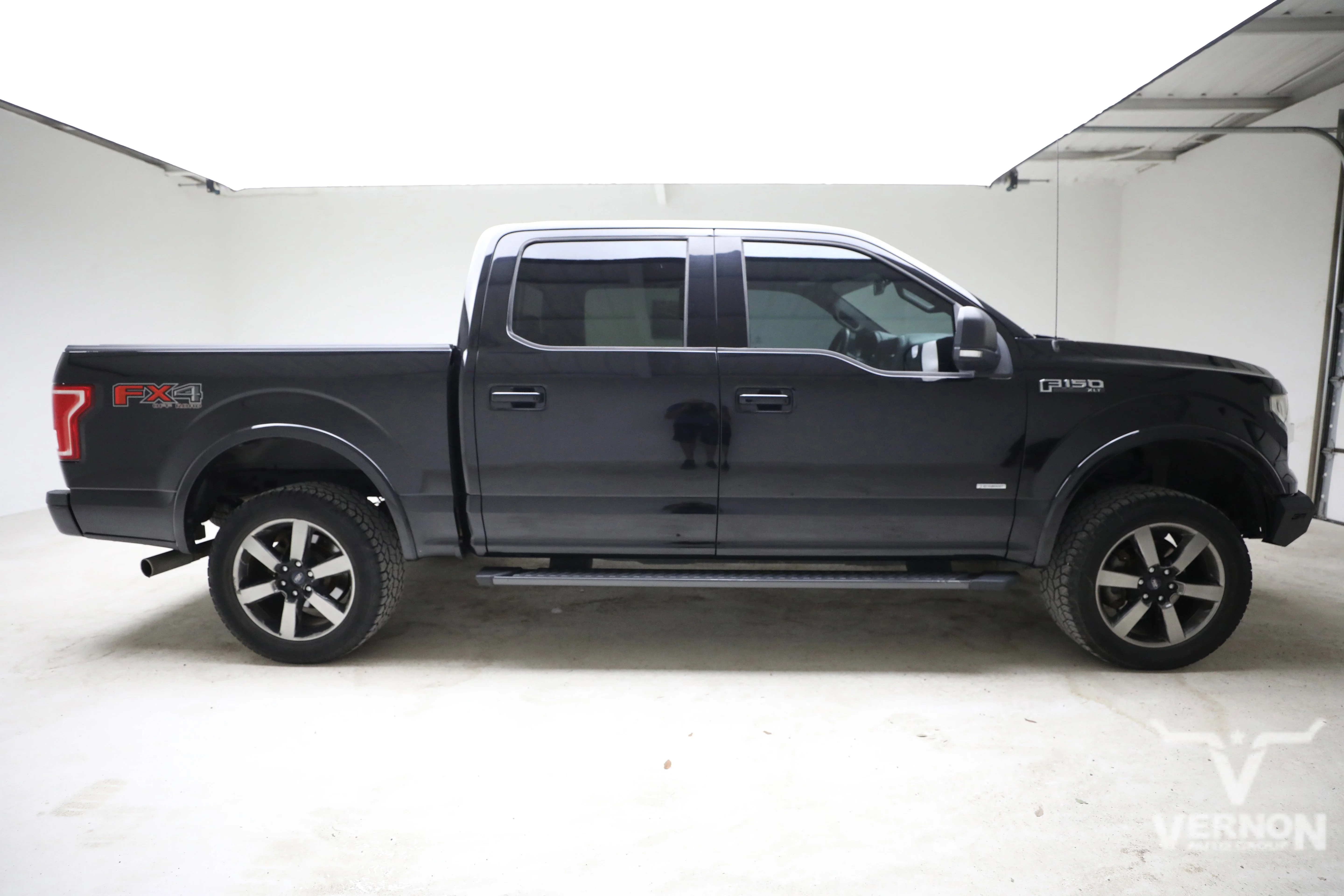 Pre-Owned 2016 Ford F-150 XLT Crew Cab 4x4 Fx4