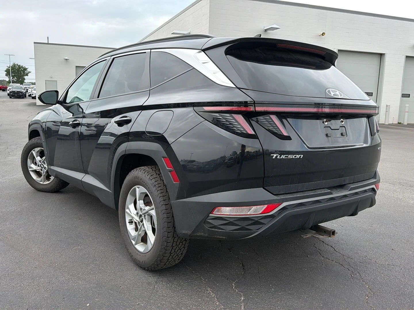 Used 2023 Phantom Black Hyundai SEL image 3
