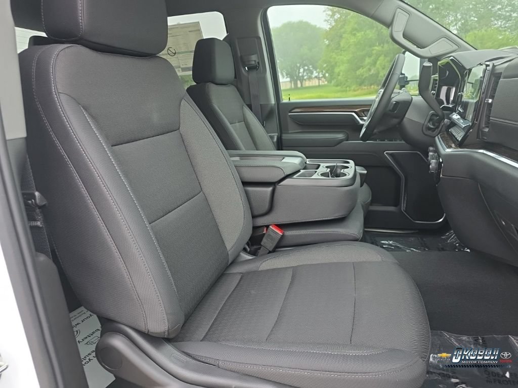 New 2026 Summit White Chevrolet LT image 22