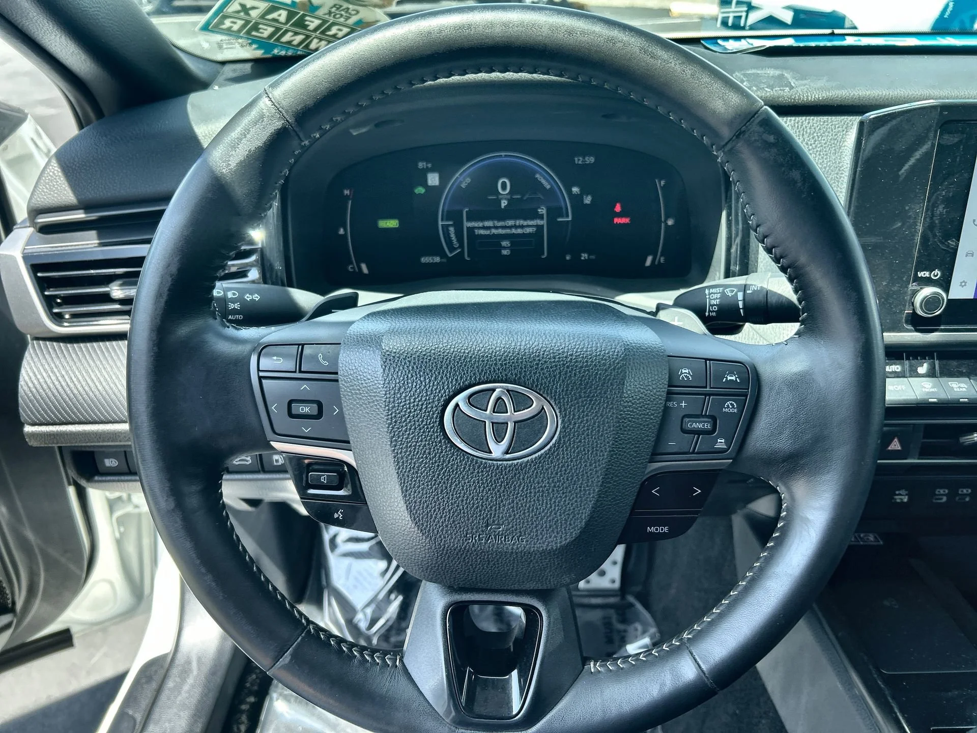 Used 2025 Ice Cap Toyota SE image 11