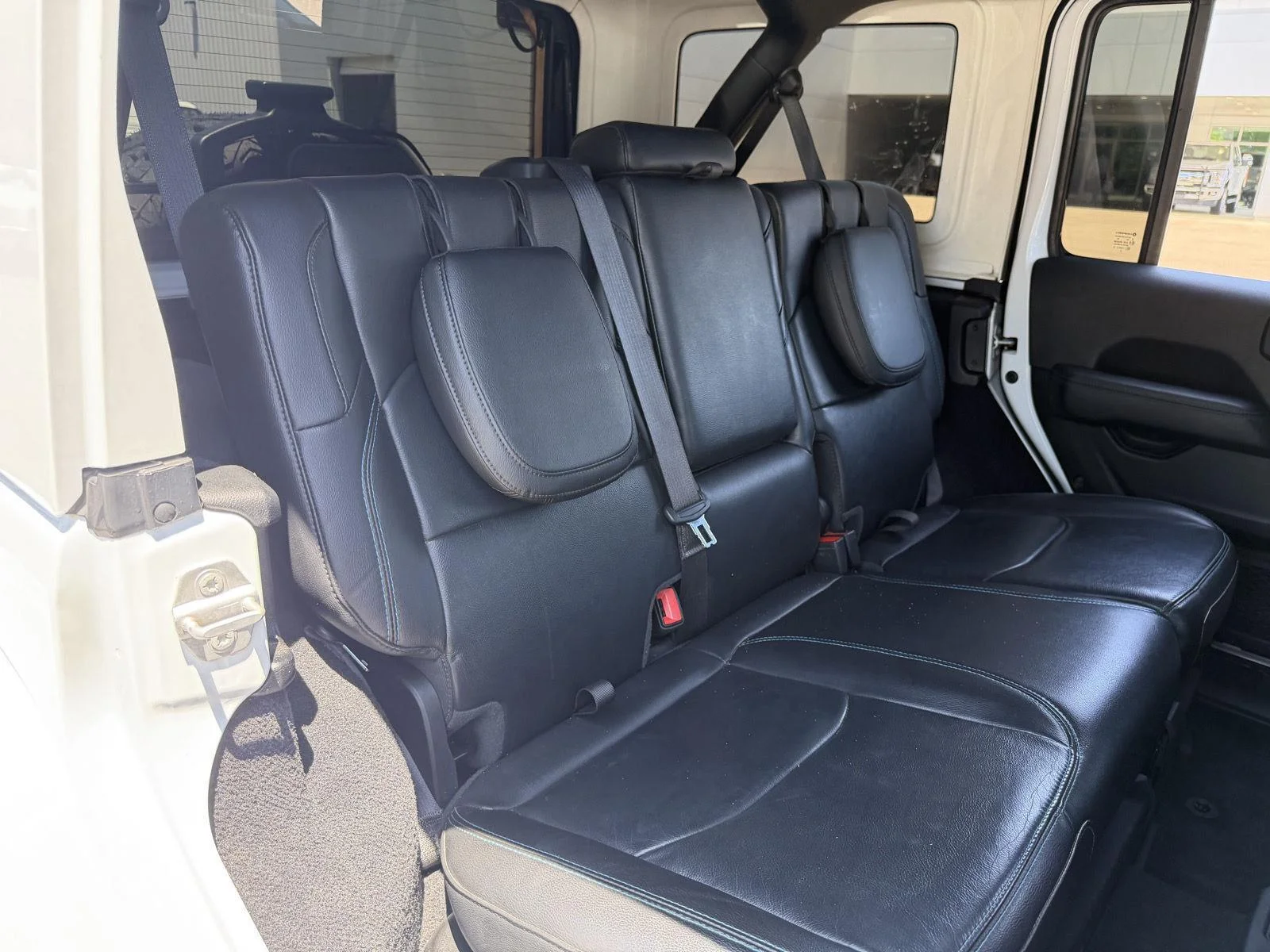 Used 2023 Bright White Jeep Rubicon image 20