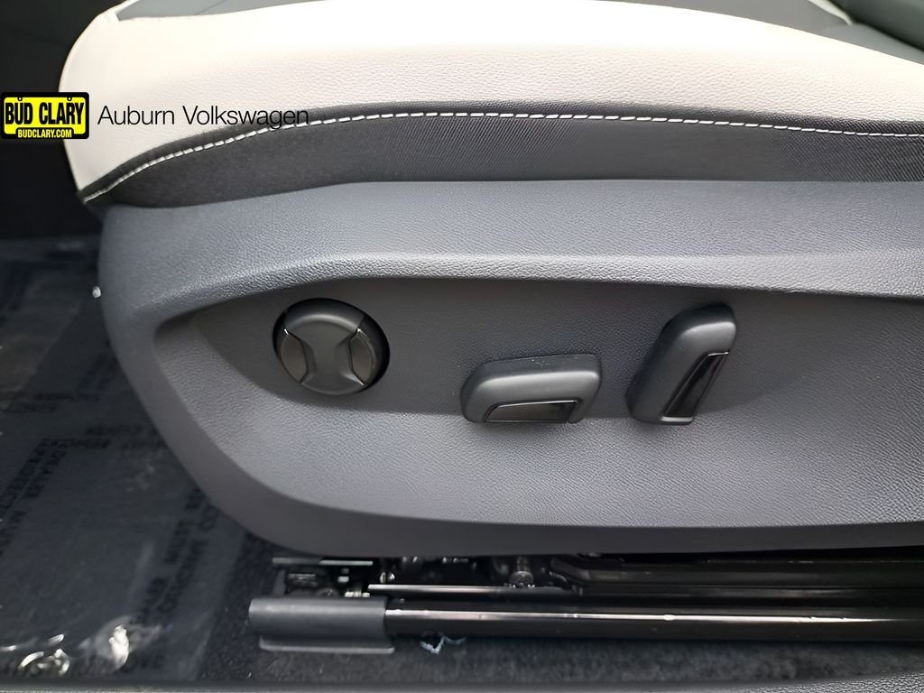 2025 Volkswagen Taos SE - Photo 33