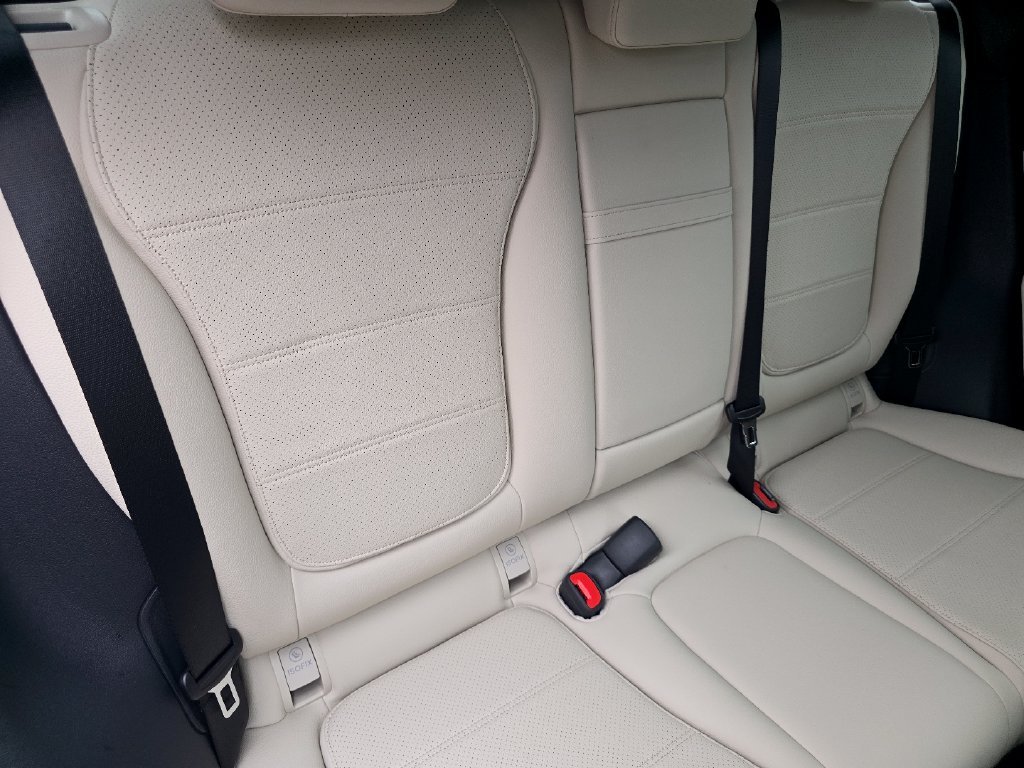 New 2026 Polar White Mercedes-Benz GLC 300 image 29
