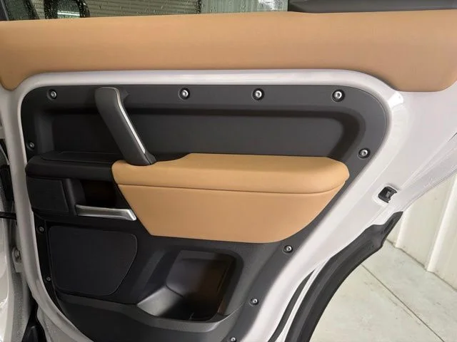 New 2026 Borasco Gray Metallic Land Rover S image 18