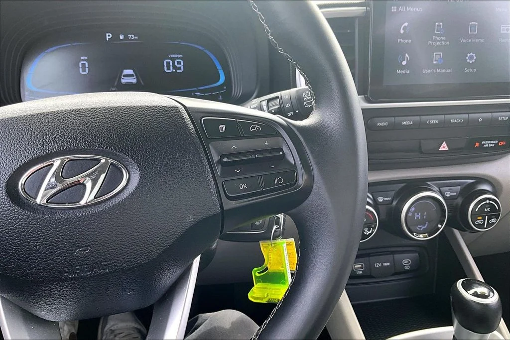 Used 2023 Green Hyundai SEL image 14