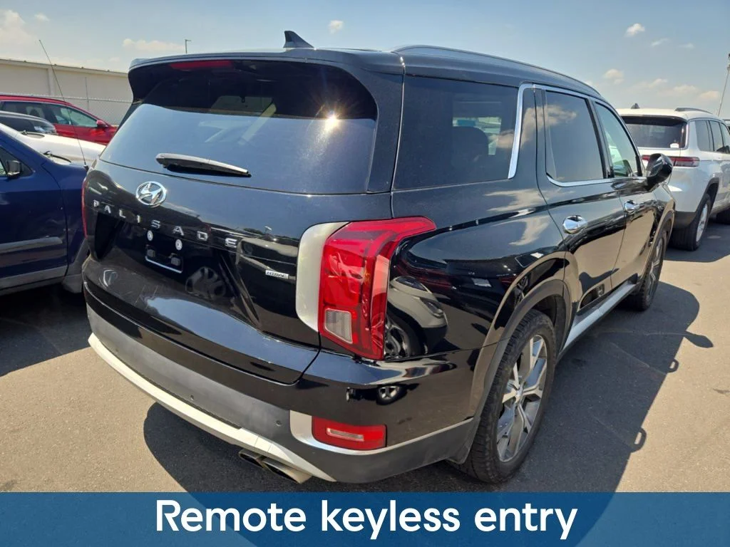 Certified Used 2022 Black Hyundai SEL image 3