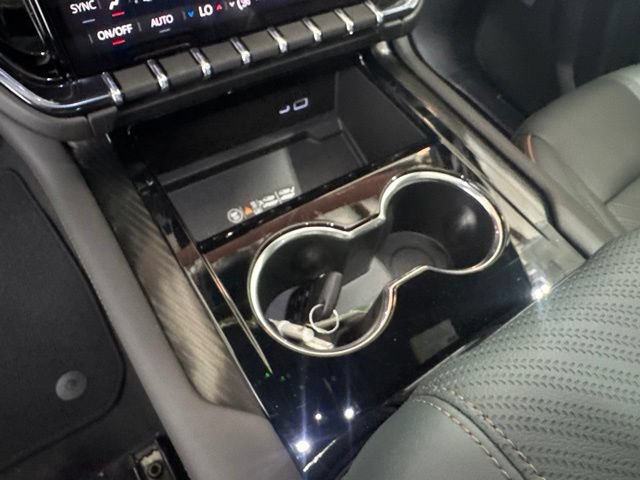 2026 GMC Yukon AT4 - Photo 14