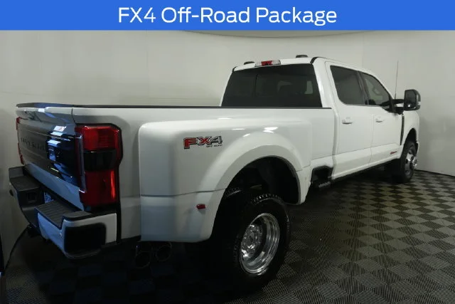 New 2027 Star White Metallic Tri-Coat Ford F-350® Platinum® image 3