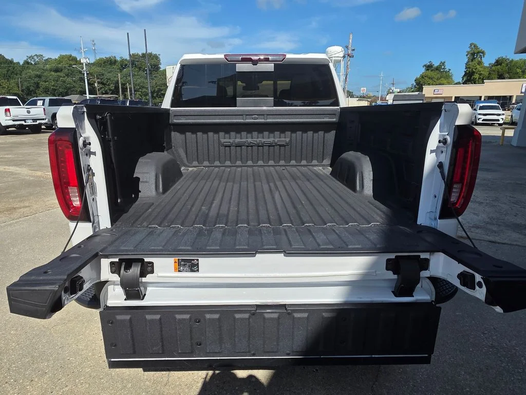 Used 2024 White GMC Denali image 7