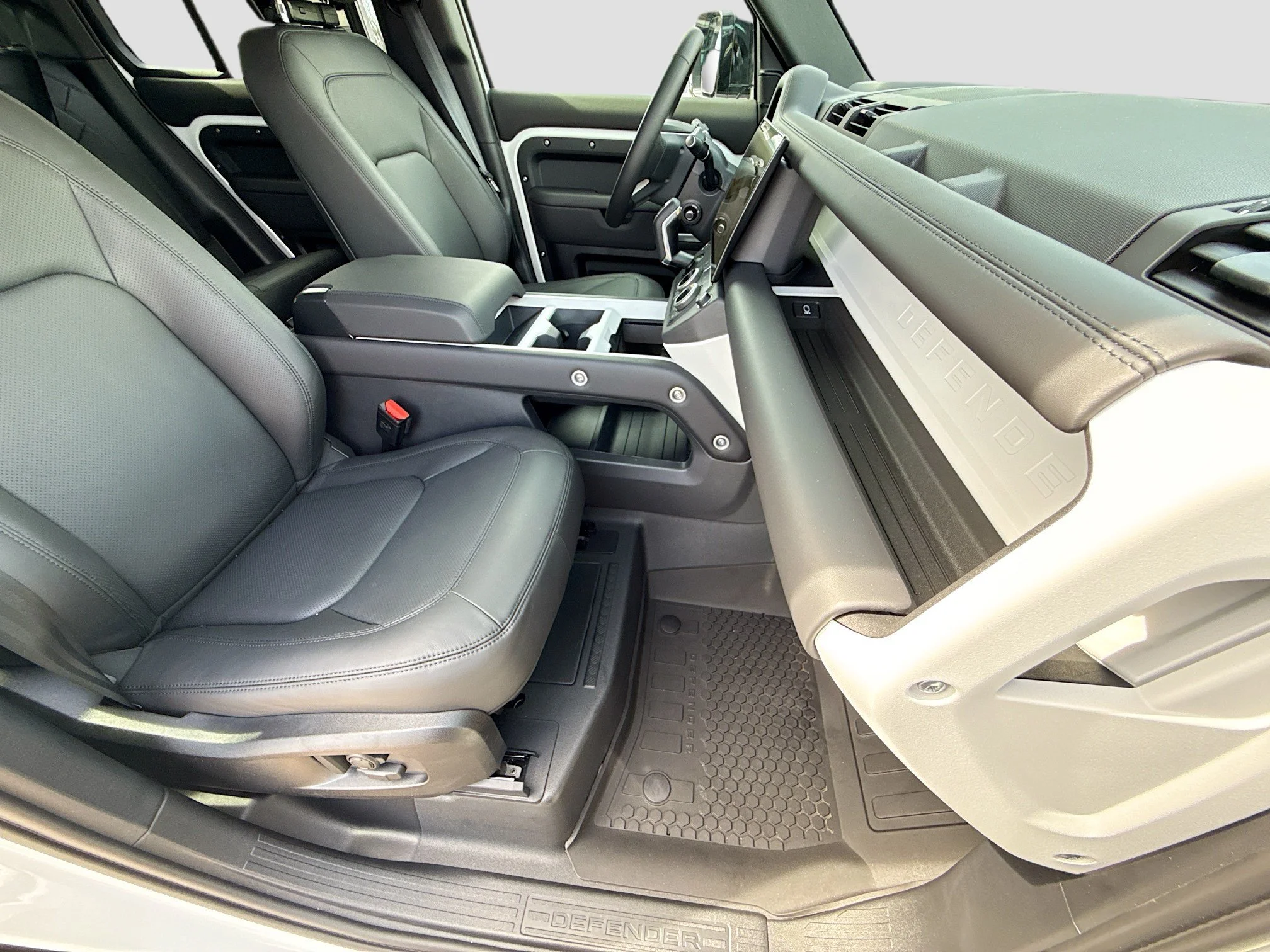 New 2026 Fuji White Land Rover X-Dynamic SE image 15
