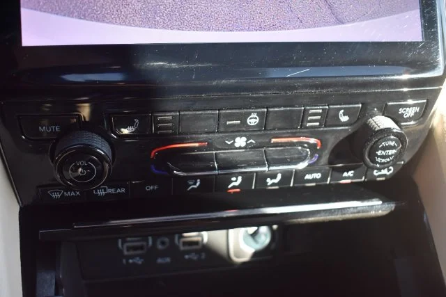 Used 2023 White Jeep Limited image 31