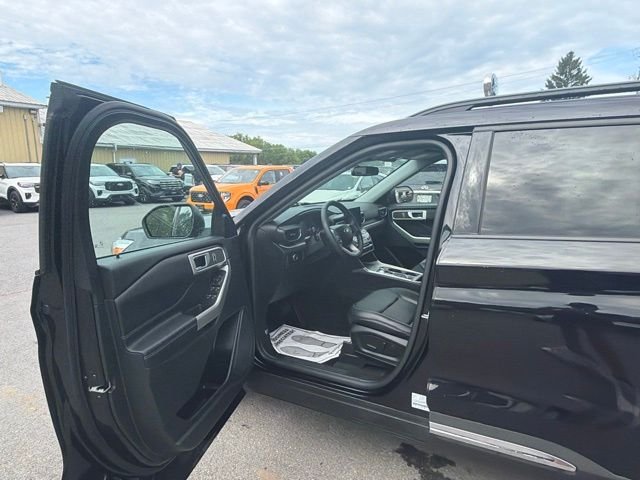 Used 2023 Black Ford XLT image 12