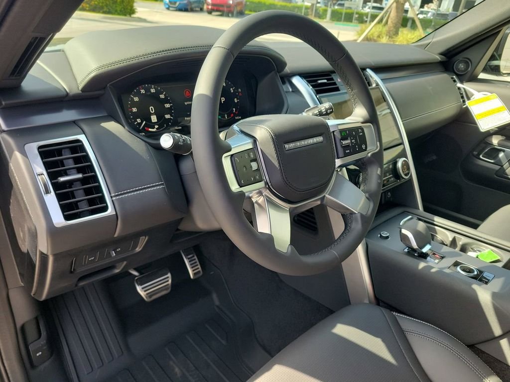 2025 Land Rover Discovery Metropolitan Edition - Photo 25