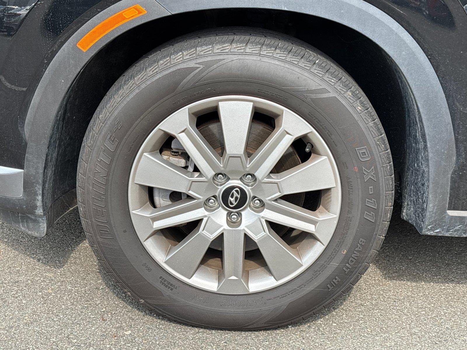 Used 2024 Abyss Black Pearl Hyundai SEL 7P image 9