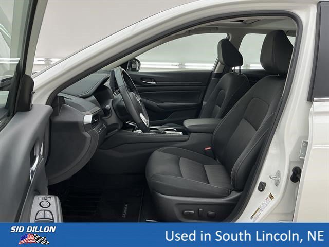 Used 2024 Pearl White Tricoat Nissan 2.5 SV image 18