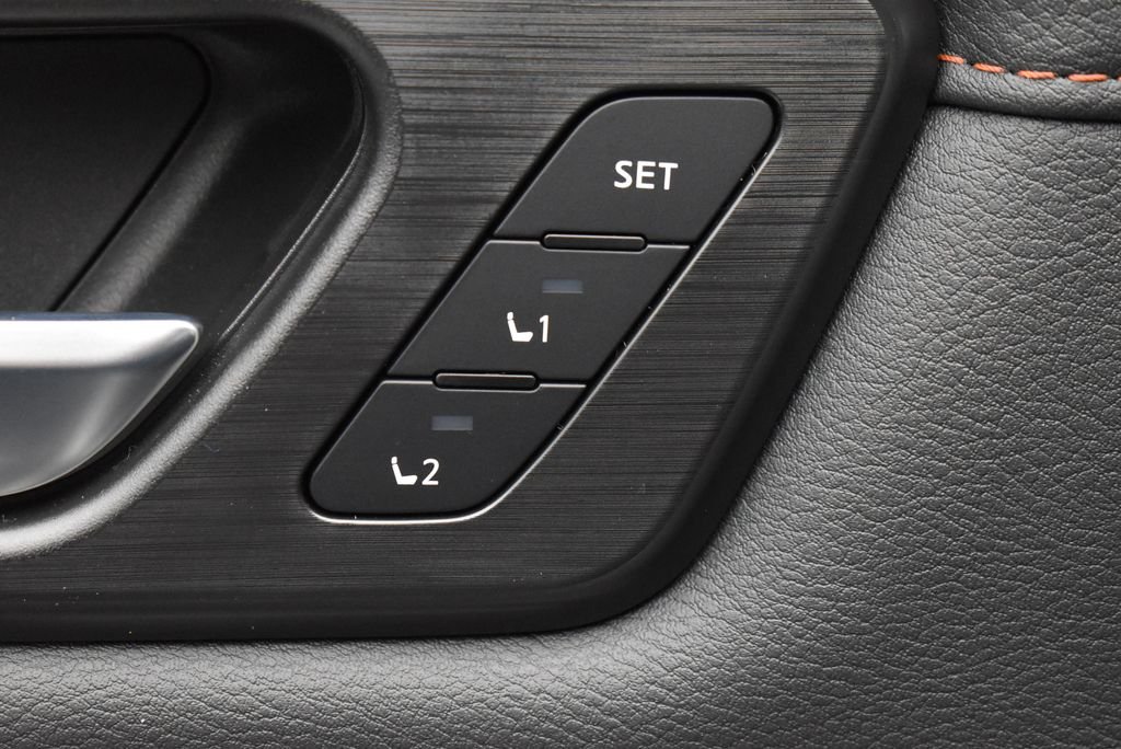 New 2026 Aspen White TriCoat / Super Black Two-tone Nissan PRO-4X® image 12