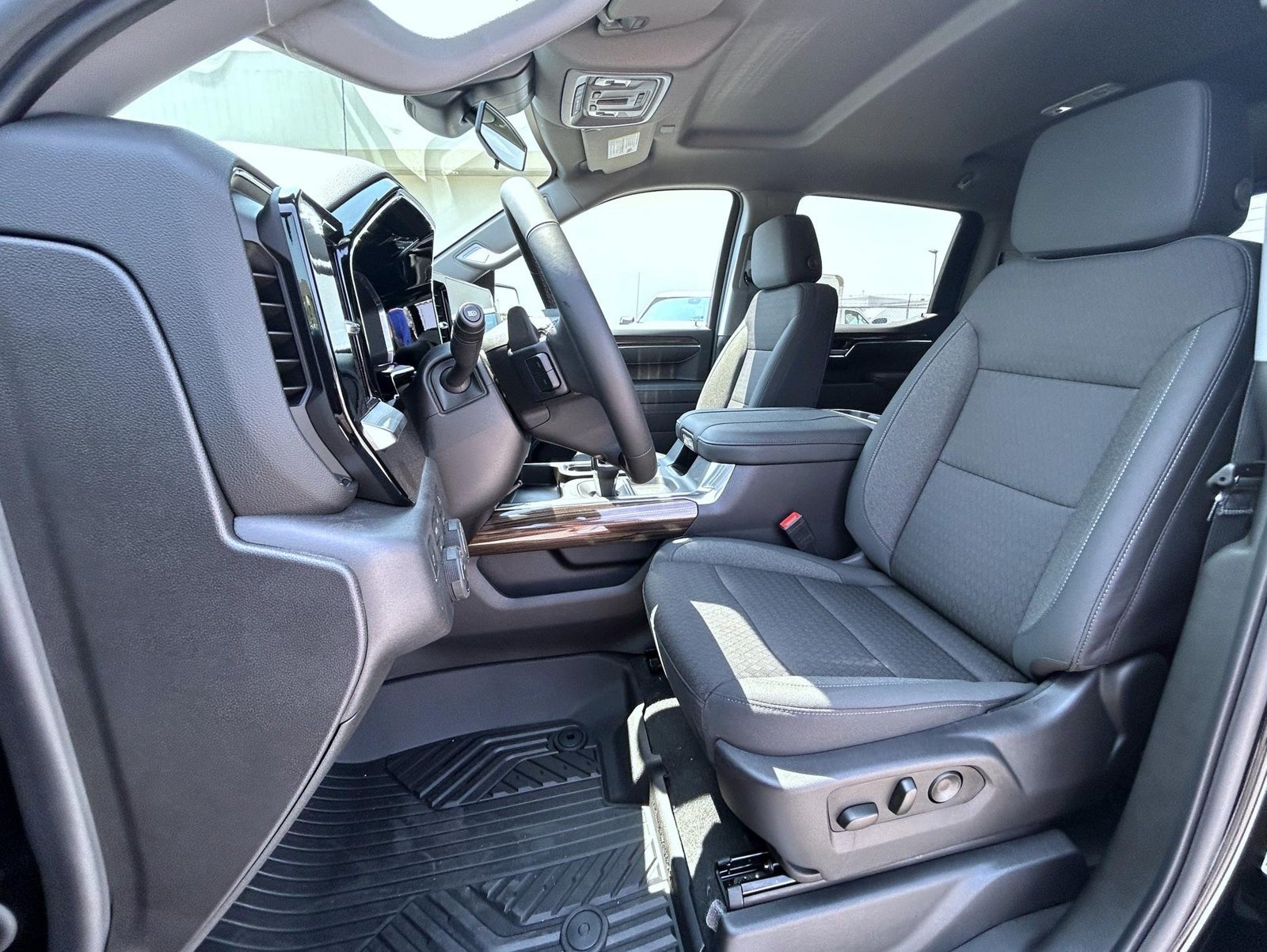 2026 Chevrolet Silverado 1500 LT - Photo 10