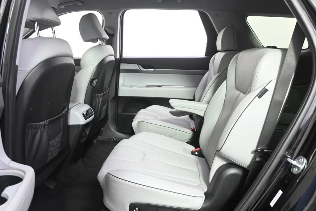 Used 2025 Black Hyundai SEL image 21