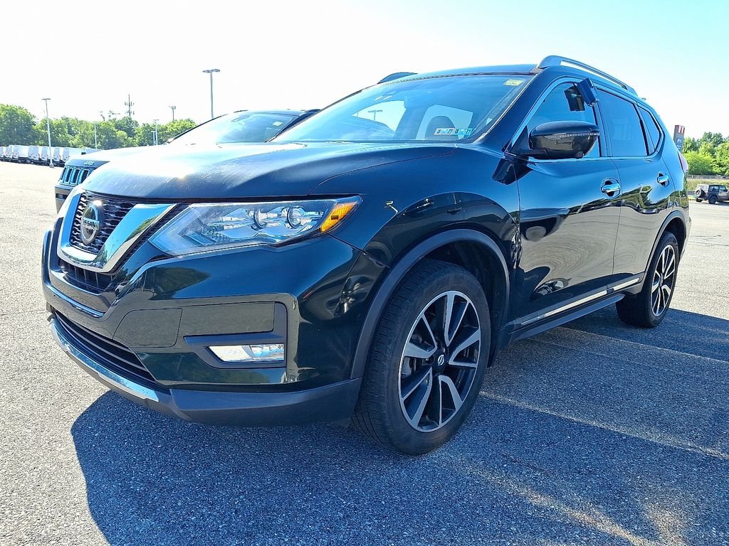 Used 2019 Green Nissan SL image 3
