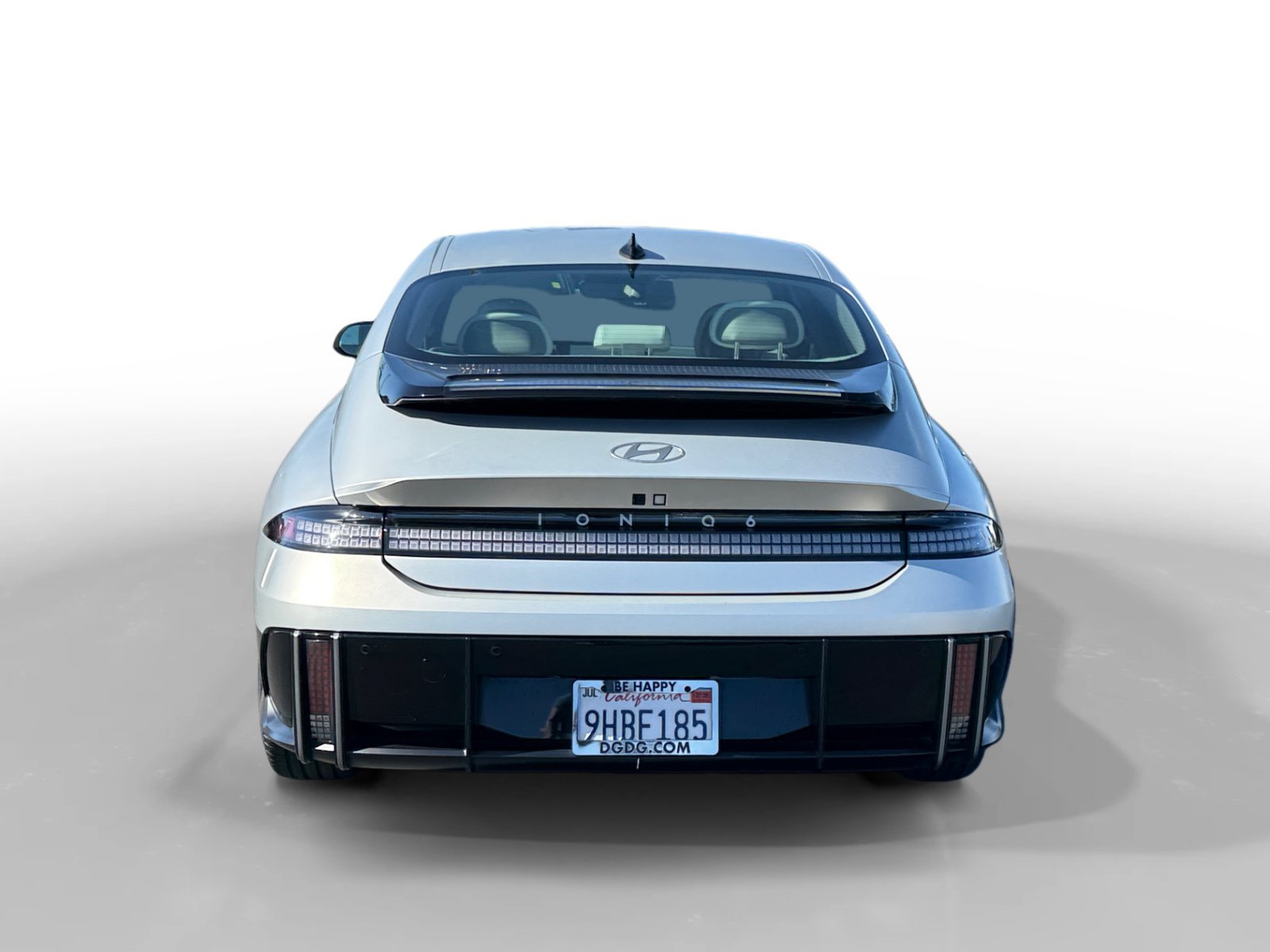 Used 2023 Gold Hyundai SEL image 4