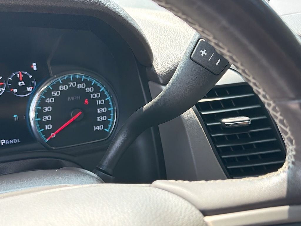 Used 2018 White GMC Denali image 17