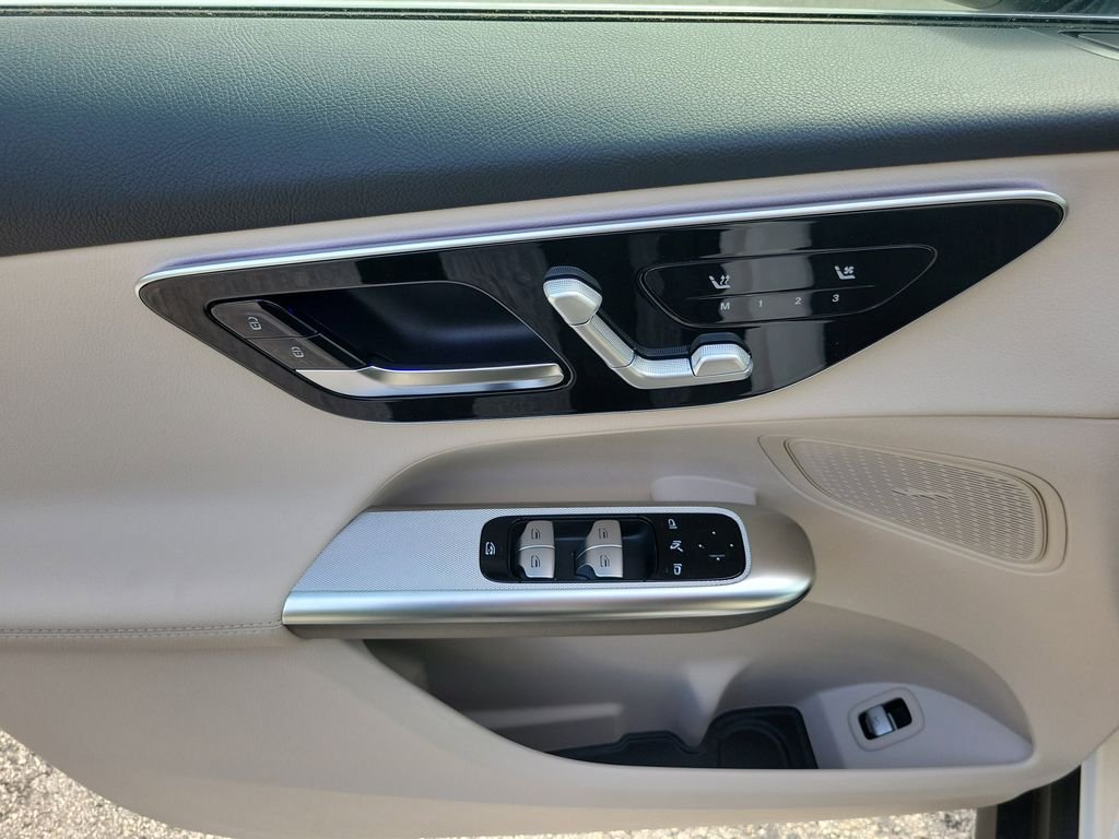 New 2026 White Mercedes-Benz GLC 300 image 16