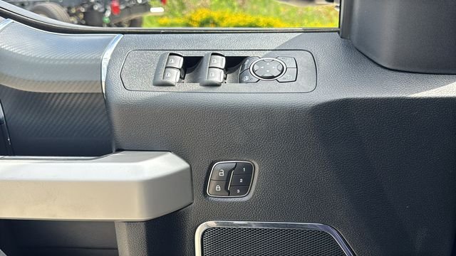 Used 2020 Black Ford Lariat image 19