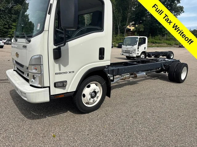 2025 Chevrolet Low Cab Forward 5500 XG 