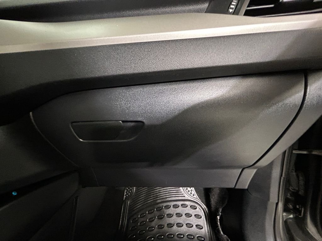Used 2022 Gray Ford SE image 24
