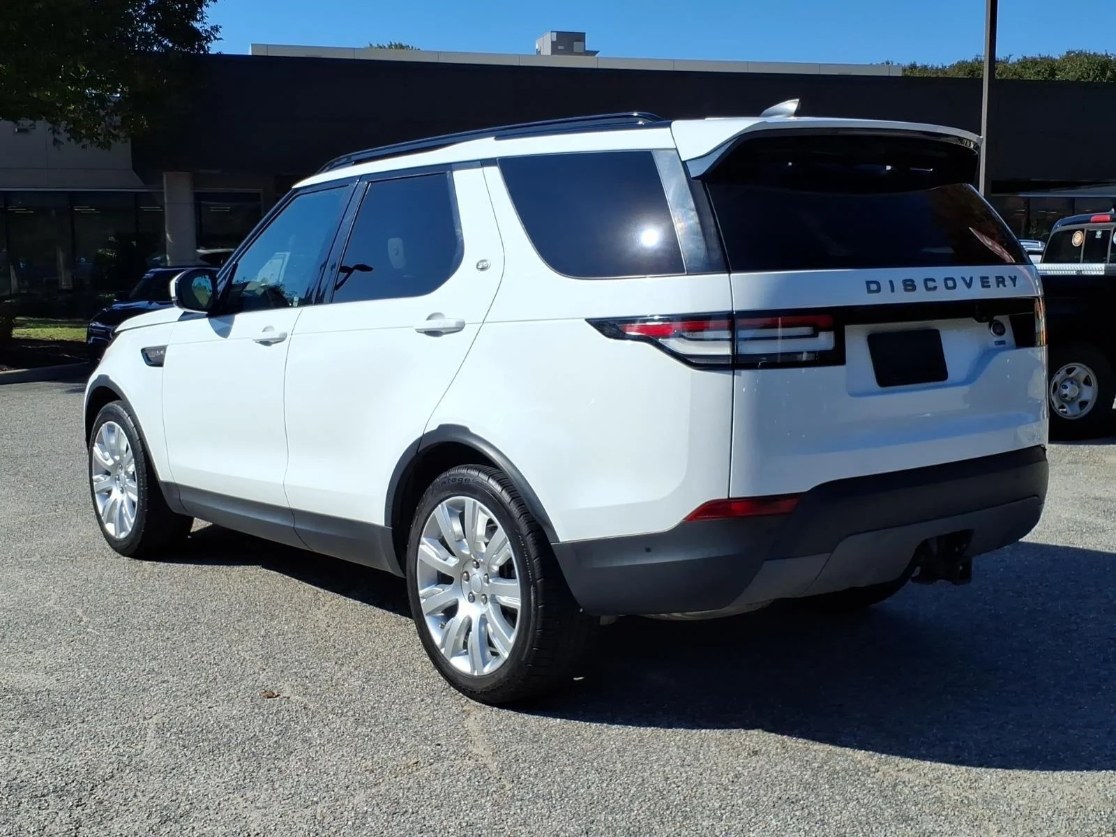Used 2020 Fuji White Land Rover SE image 10