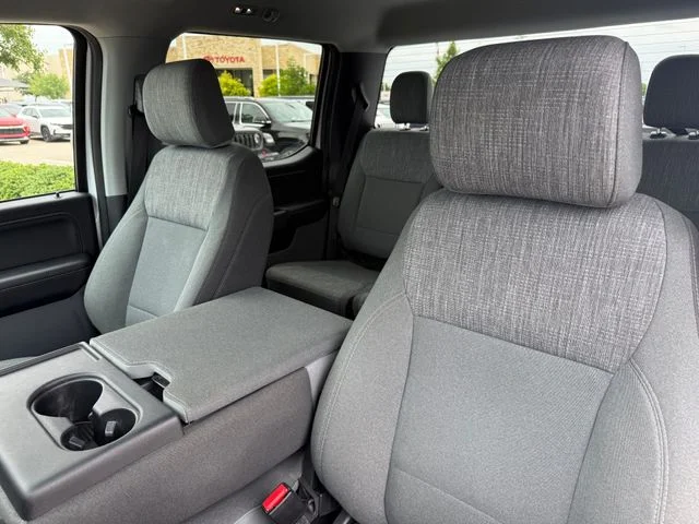 Used 2022 White Ford XLT image 12
