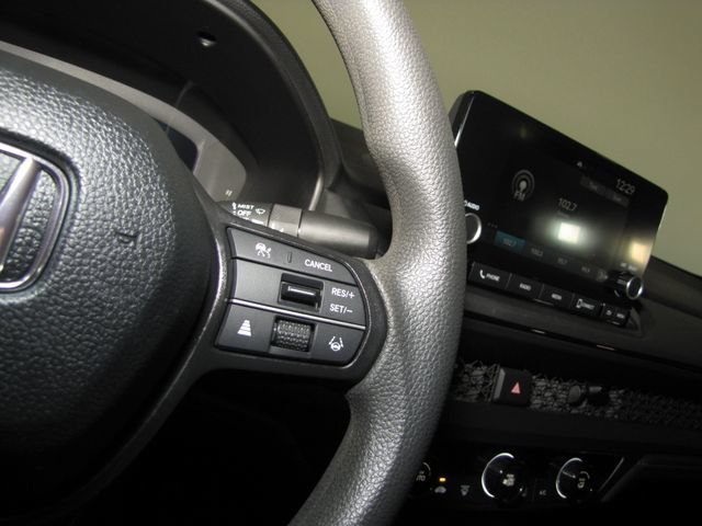 Used 2023 Lunar Silver Metallic Honda LX image 6