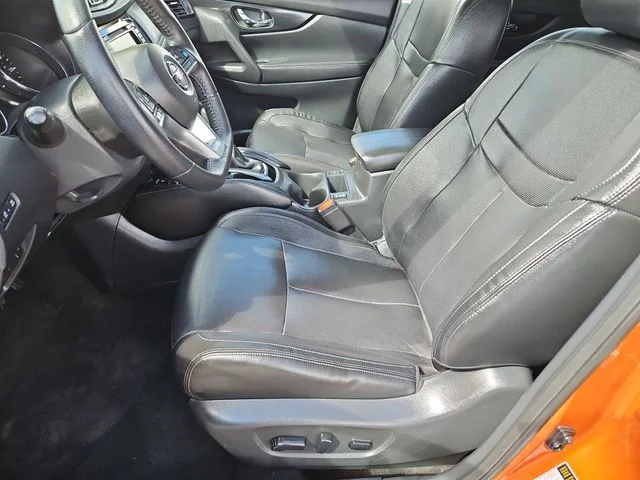 Used 2020 Orange Metallic Nissan SL image 13