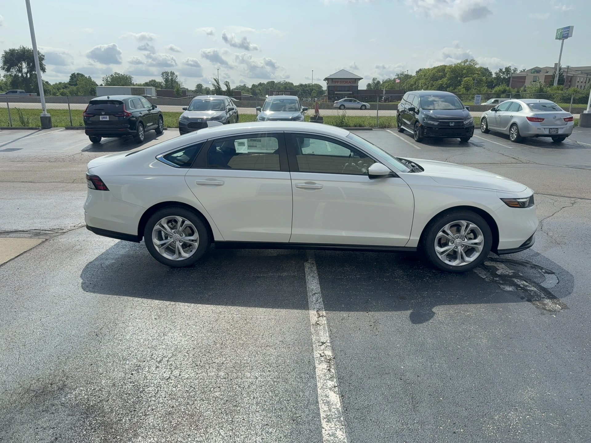 New 2026 Platinum White Pearl Honda LX image 4