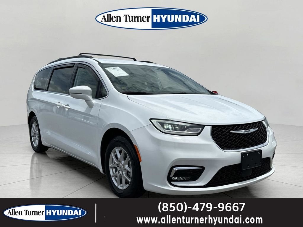 2022 Chrysler Pacifica Touring L's photo