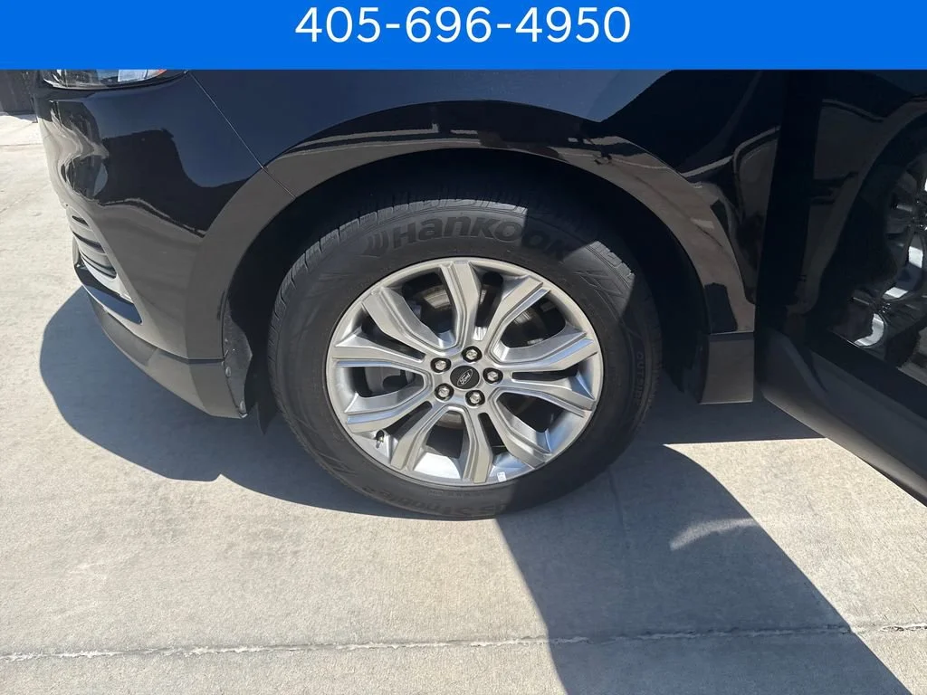 Pre-Owned 2024 Ford Edge Titanium