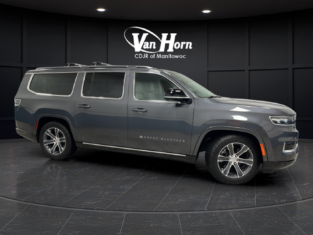 Used 2023 Baltic Gray Metallic Clearcoat Jeep Base image 8