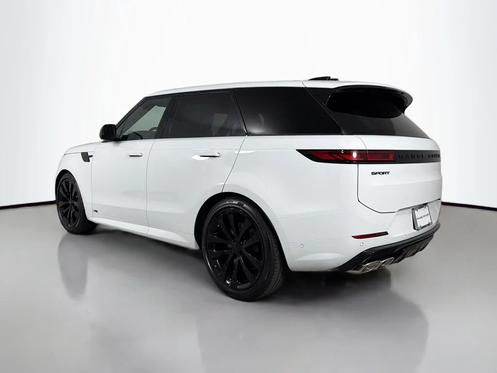 New 2026 Fuji White Land Rover Dynamic SE image 7