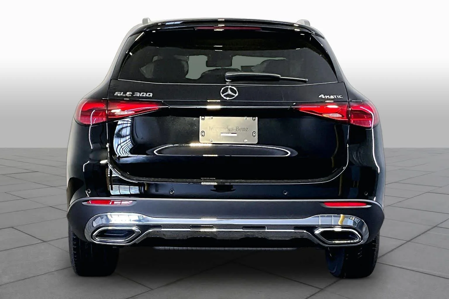 New 2026 Black Mercedes-Benz GLC 300 image 4